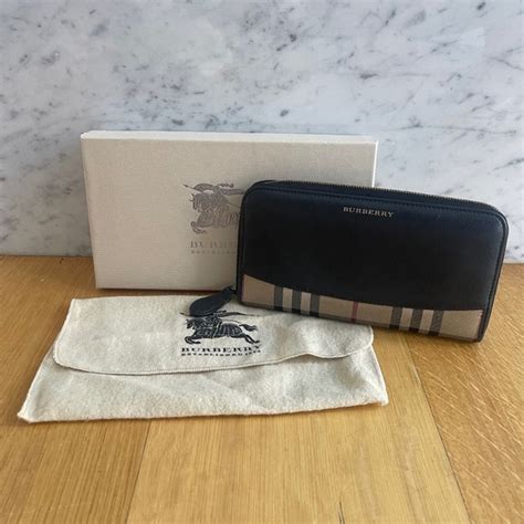 Burberry House Check Derby Elmore Wallet 